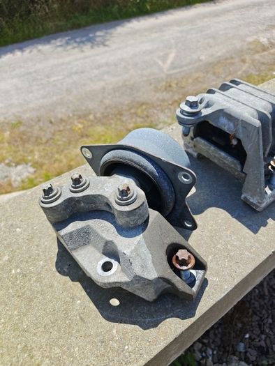 Saab 93 engine and gearbox mount