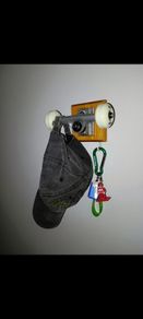 Skateboard keyholder / coat hanger