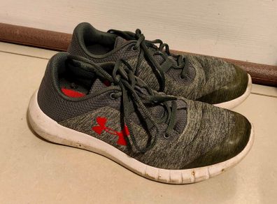 PRICE DROP Quick sale Under Armour trainers size 5.5