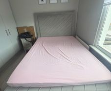 kingsize bed and mattress