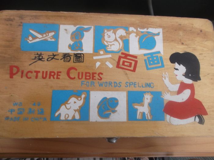 Lovely Vintage Game in Wooden Box