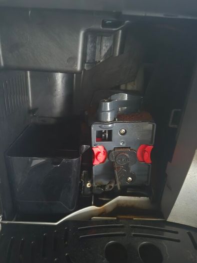 Delonghi coffee machine [beans]