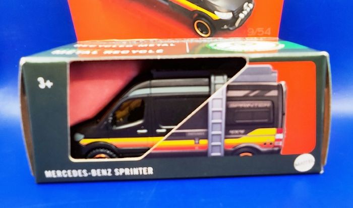Matchbox Moving Parts Mercedes-Benz Sprinter, new.