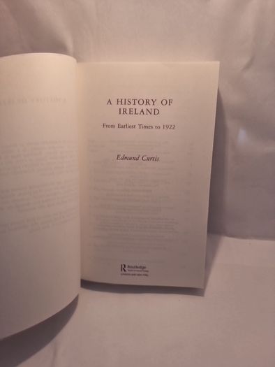 A History of Ireland: From the Earliest Times to 1922 (Paperback)