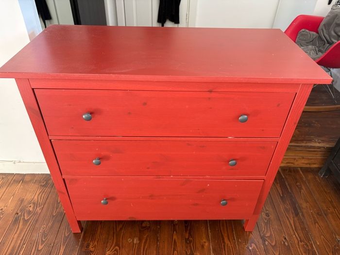 Chest of drawers
