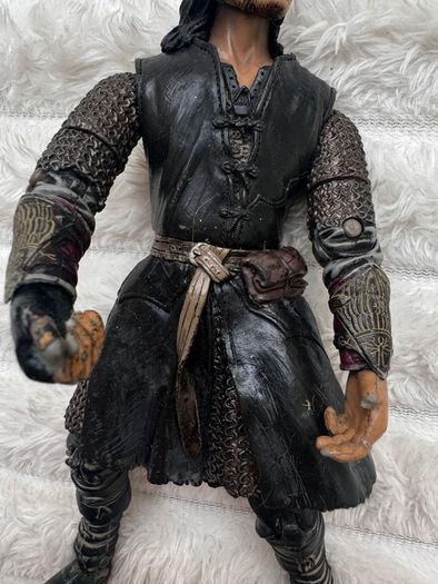 Lord of the Rings Helm's Deep Aragorn Action Figure Damaged NO Finger approx. 16 cm. Used Please see photos