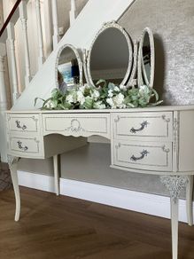 Dressing table