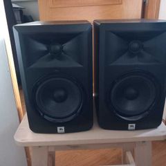JBL LSR305 (x2) Studio Monitor + balanced cables