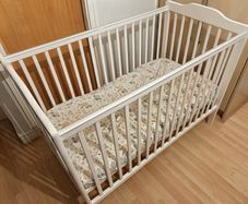 baby cot