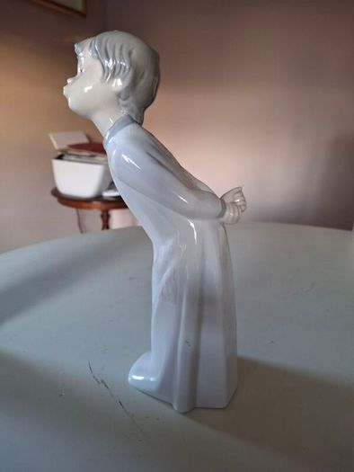 Porcelain - Nao/ Lladro Figurines X 2 .