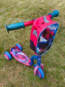 Spider-Man 3 Wheel Scooter with Bag