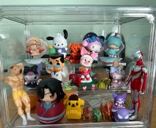 Different types of figurines