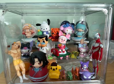 Different types of figurines