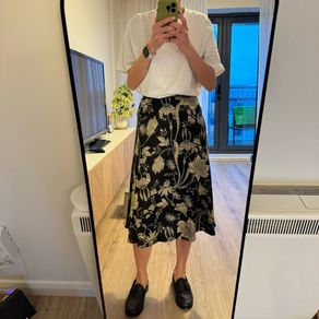Gorgeous MS satin black with golden flowers skirt S