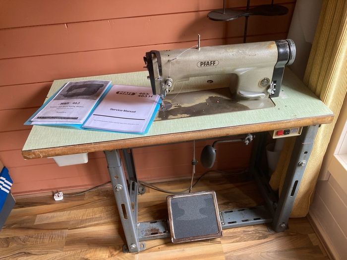 Pfaff 463 industrial sewing machine