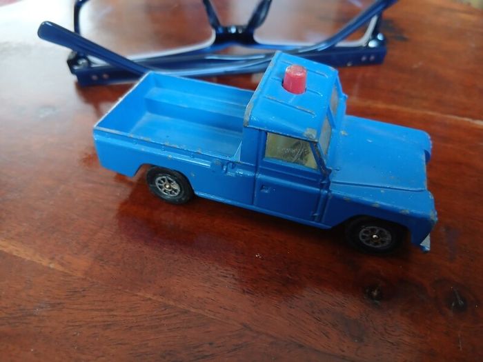 Corgi Whizzwheels landrover 109