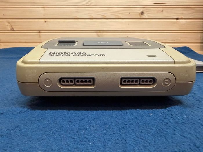 Nintendo Super Famicom Japanese SNES version with game