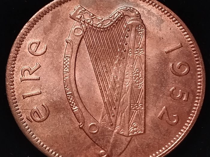 #472 - Ireland - 1952 - One Penny - KM.11 - UNC
