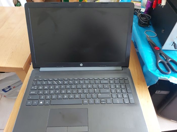 HP 15.6 inch Laptop, Model 15-db0521sa, AMD A6-9225 Radeon R4, 5 Compute Cores 2C + 3G, 2.6GHz, 4GB Ram, windows 10, Microsoft Edge, Chrome and VLC