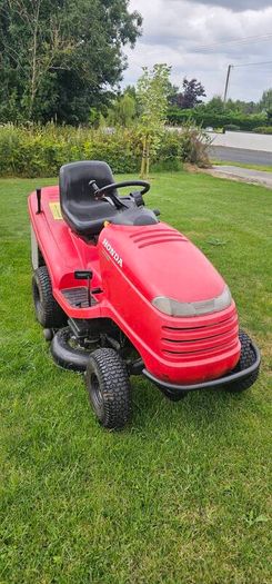 Honda HF2417 Ride on mower