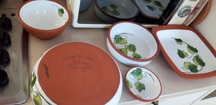Stunning New Portugese Hand Painted Ivy Pottery Oven to Table Ware 5 Pieces