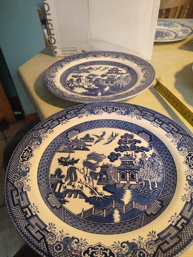 SET OF 2 Pristine Churchill Blue Willow 10 3/8 INCHES  Dinner Plate, Microwave Proof,