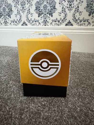 Empty pokemon 30th anniversary ETB