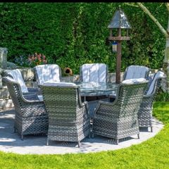 8 Seater Garden Table & Chairs