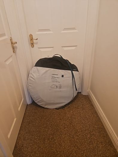 Pop up 3 person tent