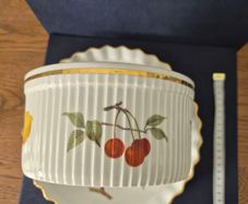 Royal Worcester Flan, Souffle and ramekins