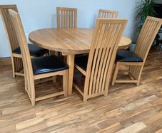 For Sale Oak Dining Table and 6 matching chairs