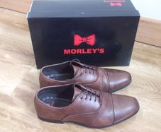 Mens brown leather shoes (Size 9)