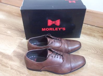 Mens brown leather shoes (Size 9)