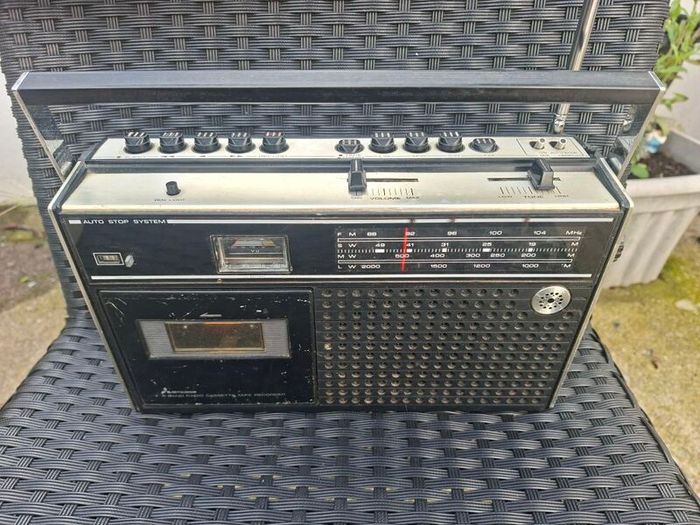 Vintage Mitsubishi portable radio cassette player/recorder