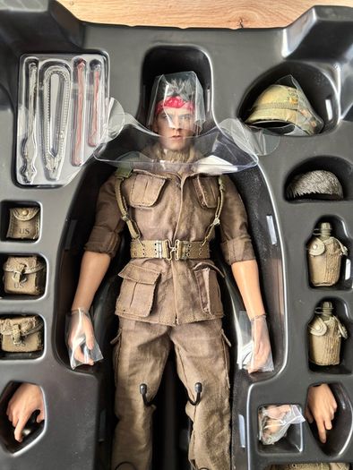 Hot Toys Platoon Chris Taylor (MMS135) & Sergeant Barnes (MMS141) Set