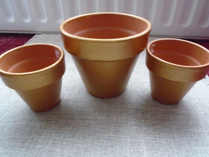 3 x Gold Terracotta pots.Plant pots,Flower pots,Display