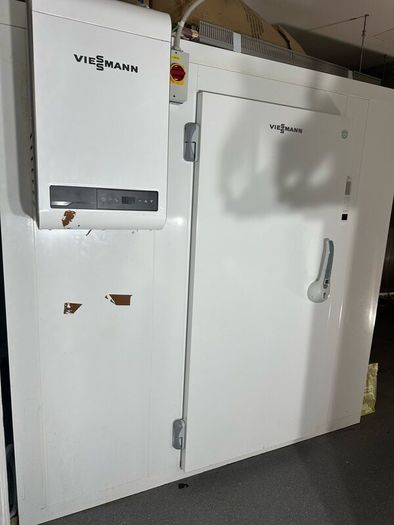 Walk in fridge