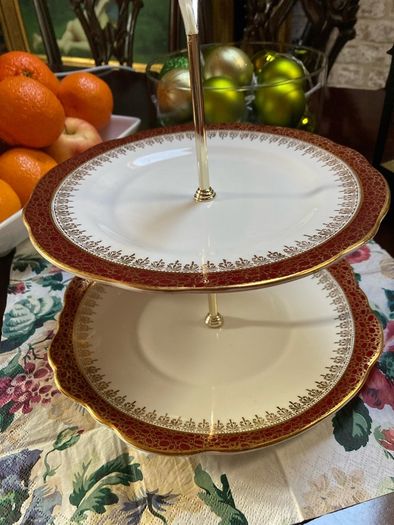 Bona china England "Dushes" cake stand