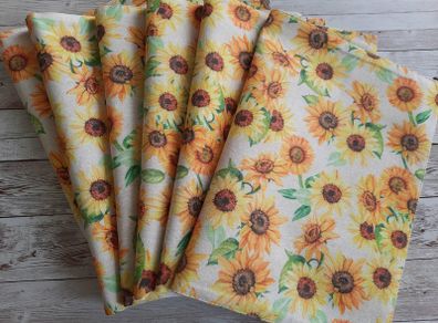 Set of 6 placemats. Matching table runner or cushions  avaliable. Handmade.