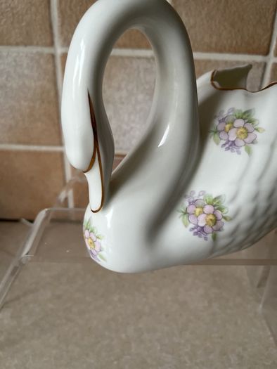Vintage Royal Tara " Irish Blossom " Swan Choir Boy & Vase