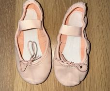 Ballet shoes size 26