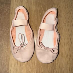 Ballet shoes size 26