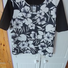 Black and White Flower T-Shirt Brand New