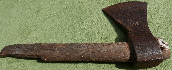 Vintage Tomahawk