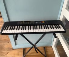 Yamaha piano keyboard