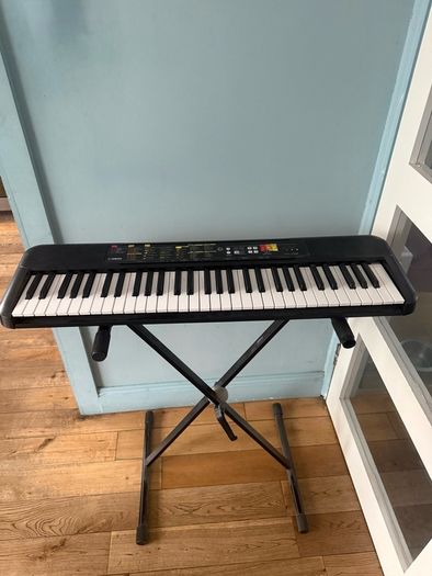 Yamaha piano keyboard