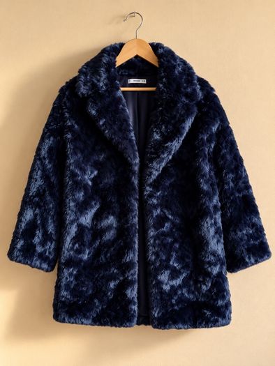 Gorgeous MANGO Size Xs Relaxed Fit faux fur coat in a deep navy shade with a super plush, textured finish.