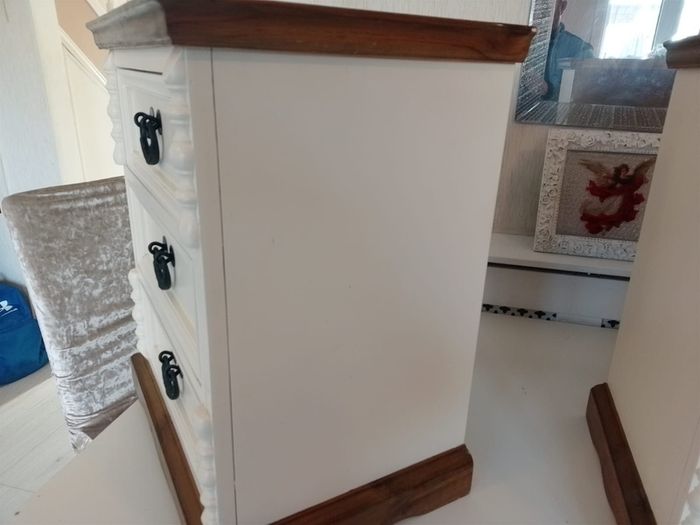 bed side locker