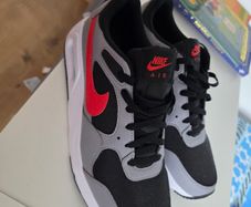 new pair nike runners