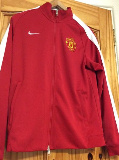 Manchester United Tracksuit Top Size Medium